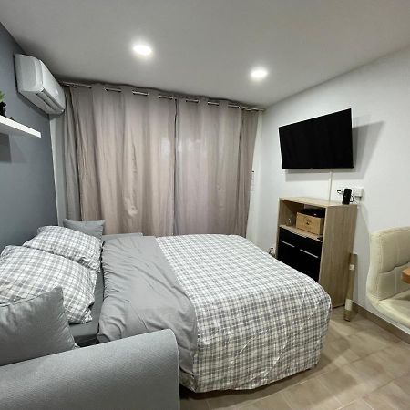 2 Pieces Climatise-Wifi / 4 Voyageurs / Boxe Prive / 2 Piscines / 2 Tennis / Petanque / Pingpong Antibes Extérieur photo