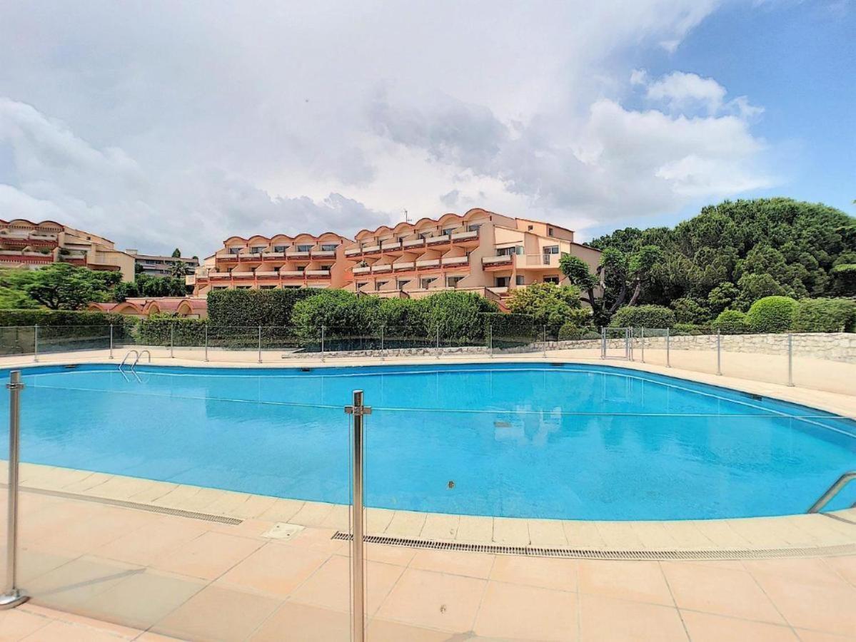 2 Pieces Climatise-Wifi / 4 Voyageurs / Boxe Prive / 2 Piscines / 2 Tennis / Petanque / Pingpong Antibes Extérieur photo