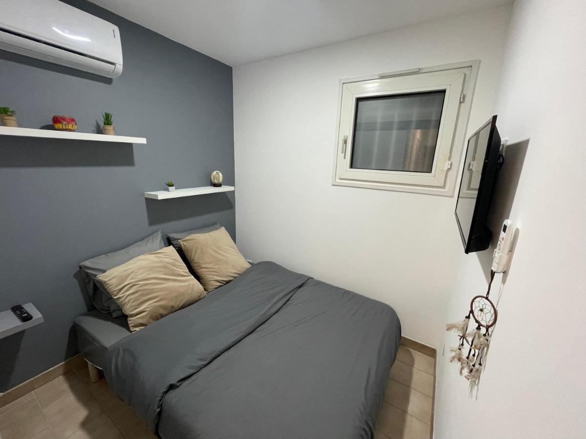 2 Pieces Climatise-Wifi / 4 Voyageurs / Boxe Prive / 2 Piscines / 2 Tennis / Petanque / Pingpong Antibes Extérieur photo
