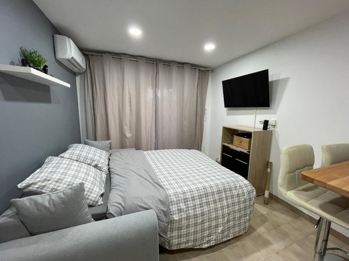 2 Pieces Climatise-Wifi / 4 Voyageurs / Boxe Prive / 2 Piscines / 2 Tennis / Petanque / Pingpong Antibes Extérieur photo