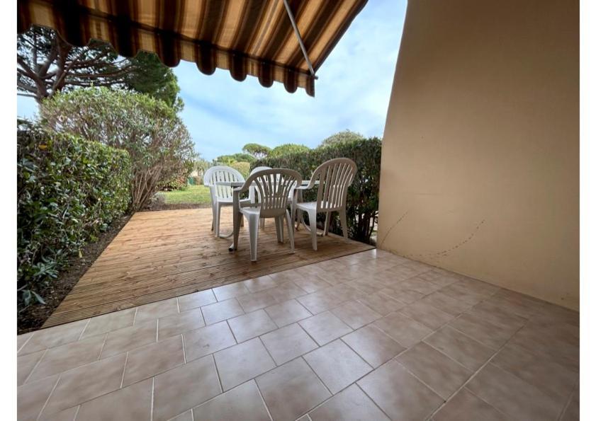 2 Pieces Climatise-Wifi / 4 Voyageurs / Boxe Prive / 2 Piscines / 2 Tennis / Petanque / Pingpong Antibes Extérieur photo