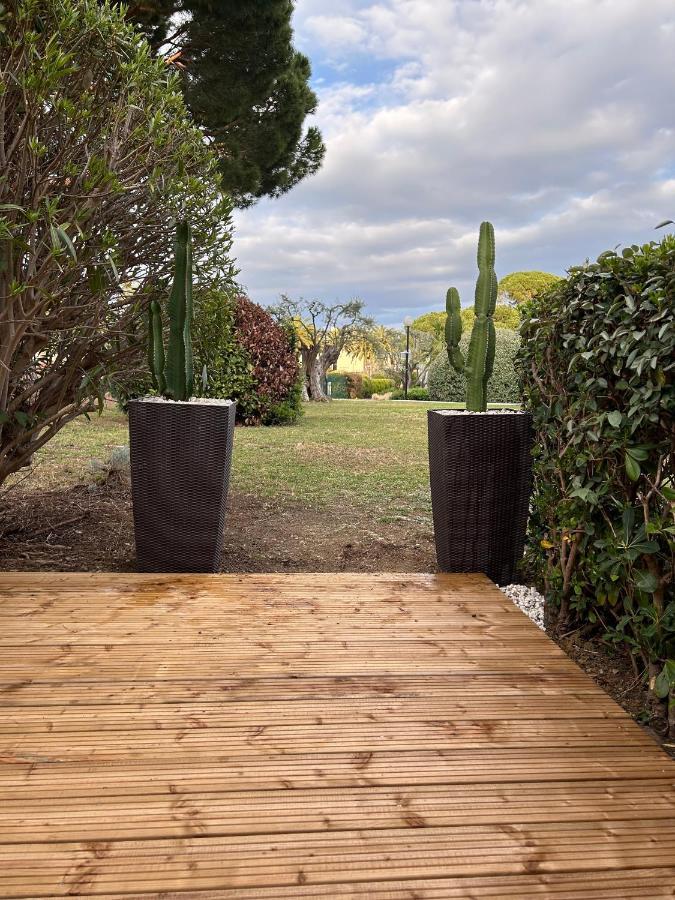 2 Pieces Climatise-Wifi / 4 Voyageurs / Boxe Prive / 2 Piscines / 2 Tennis / Petanque / Pingpong Antibes Extérieur photo